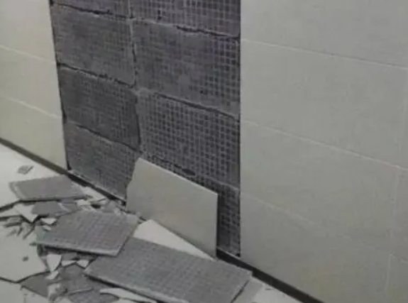 自贡市瓷砖空鼓维修公司分享下自贡市墙砖松动维修的知识